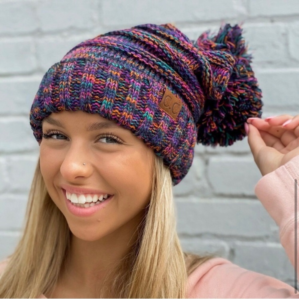 LAST ONE: Women’s oversized slouchy multi color pom pom beanie cute winter hat - Picture 4 of 5
